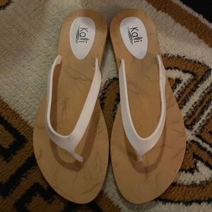 Worn once to the store good condition and great flip flops.